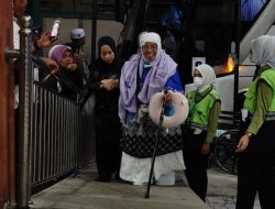 357 Jemaah Kloter 11 Debarkasi Medan Tiba di Tanah Air, Kakanwil Kemenhaj Sumut Ajak Jadi Teladan dan Penebar Kemaslahatan