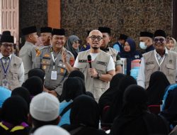 Wamen Haji Sambut Langsung Kloter 16 Debarkasi Medan, Tekankan Haji Mabrur sebagai Oleh-Oleh Terbaik dari Tanah Suci