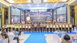 Kapolda Sumut Serahkan Penghargaan ZI dan Pelayanan Prima kepada Satker Berprestasi