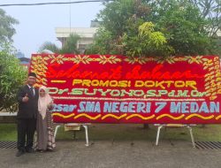 Keluarga besar SMA N 7 Medan, Mengucapkan Selamat dan Sukses atas Pengukuhan Gelar Doktor Dr. Suyono, S.Pd., M.Or.