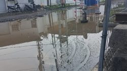 FASILITAS STASIUN PEMBANTU KERETA API BANDAR KLIPAH TERGENANG AIR, GANGGU KENYAMANAN PENUMPANG