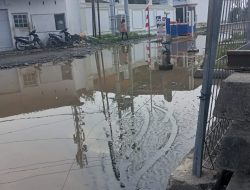FASILITAS STASIUN PEMBANTU KERETA API BANDAR KLIPAH TERGENANG AIR, GANGGU KENYAMANAN PENUMPANG
