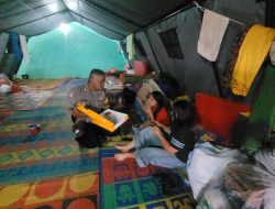 Polres Karo Berbagi Keceriaan, Anak-Anak Pengungsi Sinabung Dapat Bantuan Snack