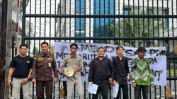 AKSI MAHASISWA KE KANTOR TIRTANADI SEKAITAN DENGAN MASALAH LLTT DAN PENGOLAHAN LIMBAH SERTA PELAYANAN PUBLIK .