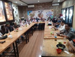 ‘Ngobrol Pintar Berkualitas’ IMO Indonesia Sumut dengan Jurnalis Senior Asyari Usman